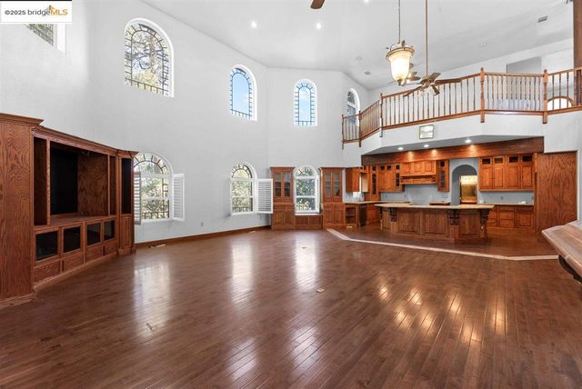 23955 Cedar Hill, Mi Wuk Village, CA 95383