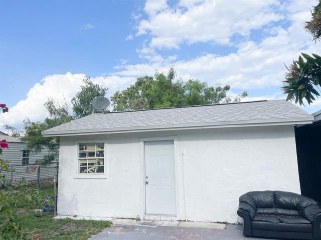 3213 Drew Way, Palm Springs, FL 33406