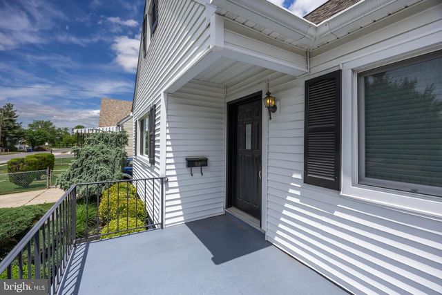 74 N CHESTER AVENUE, Riverside, NJ 08075
