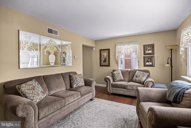 74 N CHESTER AVENUE, Riverside, NJ 08075