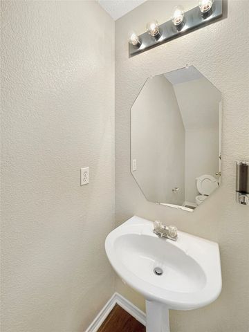 303 Quail Meadows Lane, Arlington, TX 76002