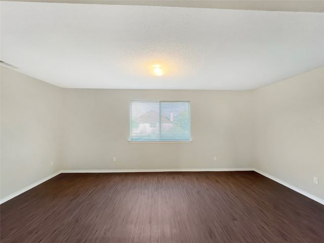 303 Quail Meadows Lane, Arlington, TX 76002