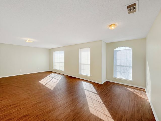 303 Quail Meadows Lane, Arlington, TX 76002