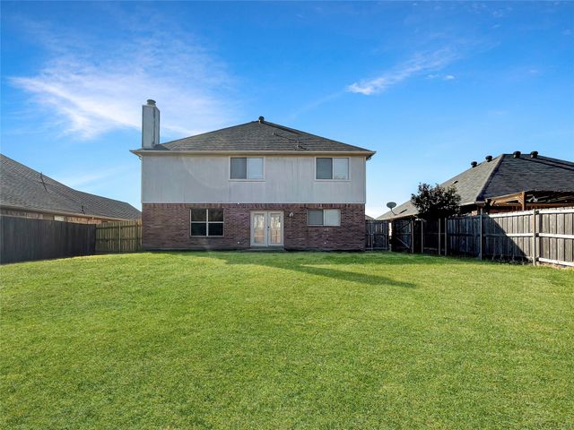 303 Quail Meadows Lane, Arlington, TX 76002