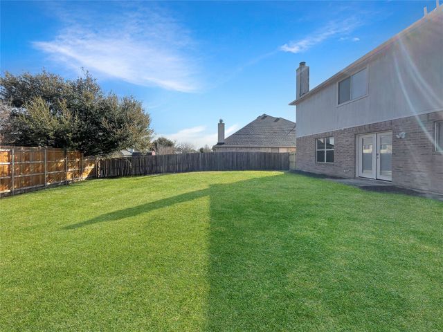 303 Quail Meadows Lane, Arlington, TX 76002