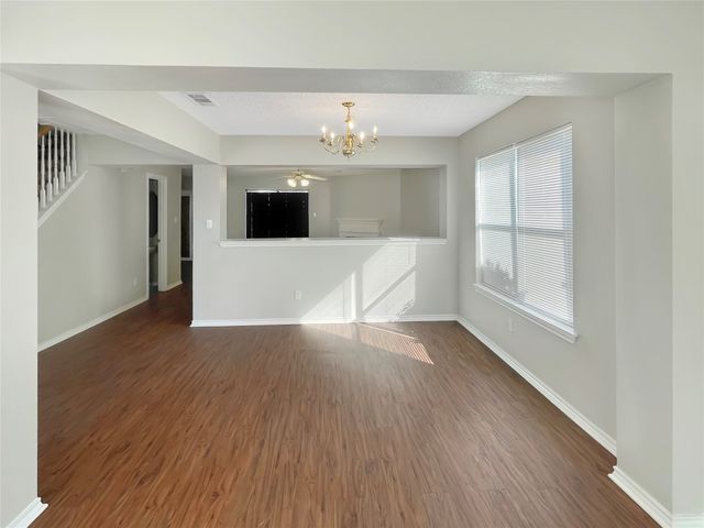 303 Quail Meadows Lane, Arlington, TX 76002