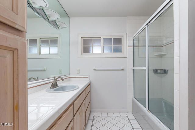 1943 Tondolea Lane, La Canada Flintridge, CA 91011