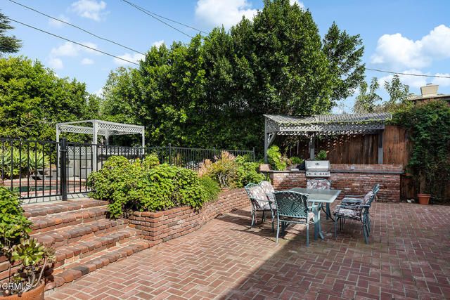 1943 Tondolea Lane, La Canada Flintridge, CA 91011