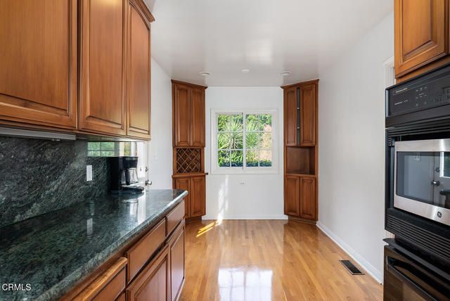 1943 Tondolea Lane, La Canada Flintridge, CA 91011