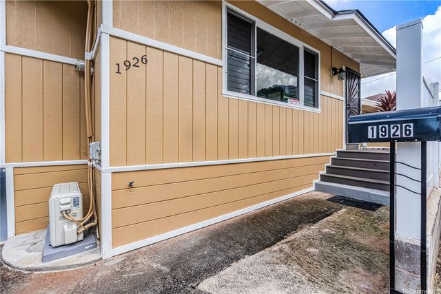 1926 Huina Street Front house, Honolulu, HI 96817