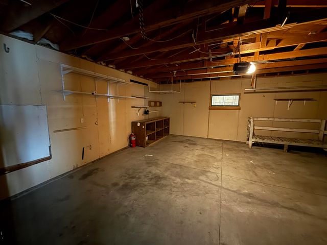 1804 14th Ave, Williston, ND 58801