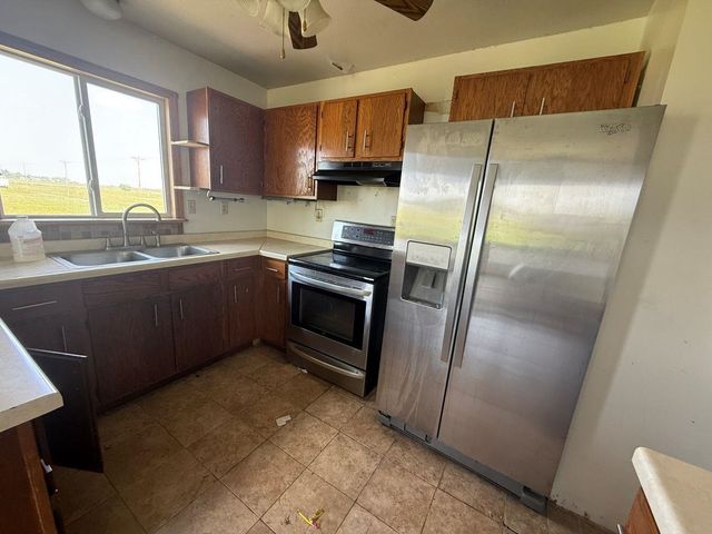 1804 14th Ave, Williston, ND 58801