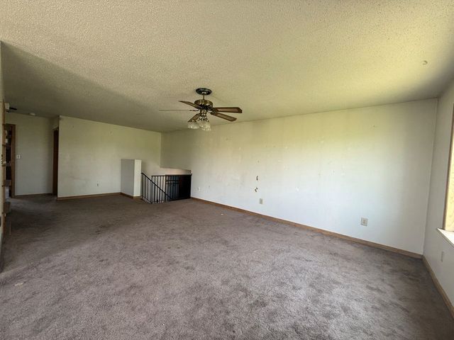 1804 14th Ave, Williston, ND 58801