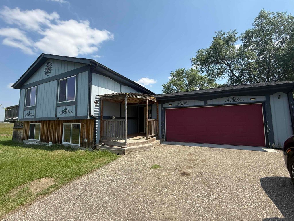 1804 14th Ave, Williston, ND 58801