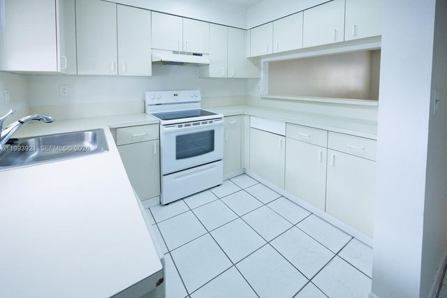 14920 SW 82nd Ln 12-104, Miami, FL 33193