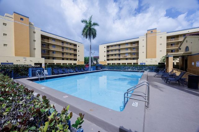 14920 SW 82nd Ln 12-104, Miami, FL 33193