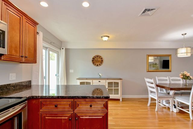 28 Richardson St 1, Wakefield, MA 01880