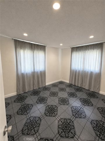 35 W Washington, Pasadena, CA 91103