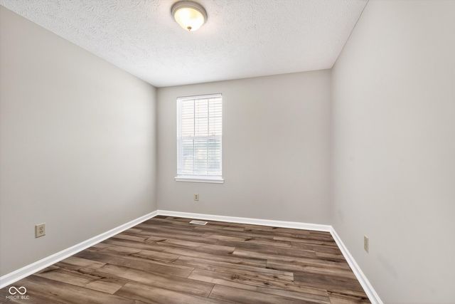 10705 Snowdrop Way, Indianapolis, IN 46235