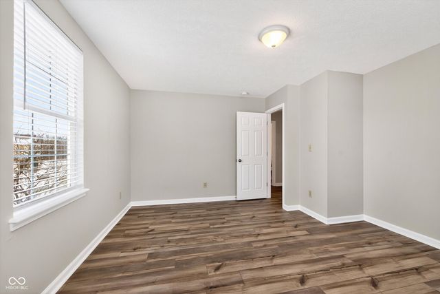 10705 Snowdrop Way, Indianapolis, IN 46235