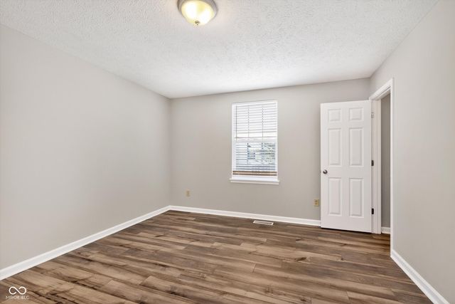 10705 Snowdrop Way, Indianapolis, IN 46235