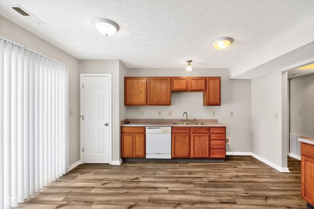 10705 Snowdrop Way, Indianapolis, IN 46235