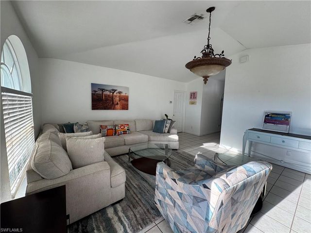 3495 everglades BLVD, Naples, FL 34120