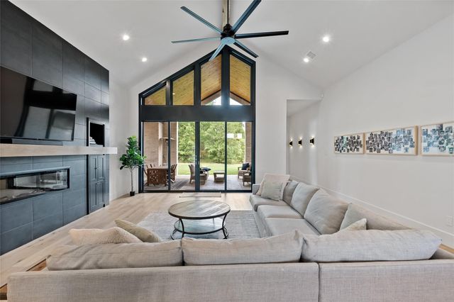 2209 Joe Will Drive, College Station, TX 77845