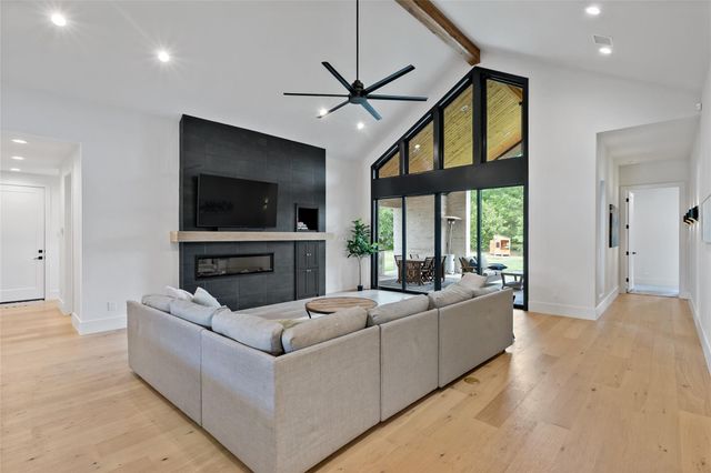 2209 Joe Will Drive, College Station, TX 77845