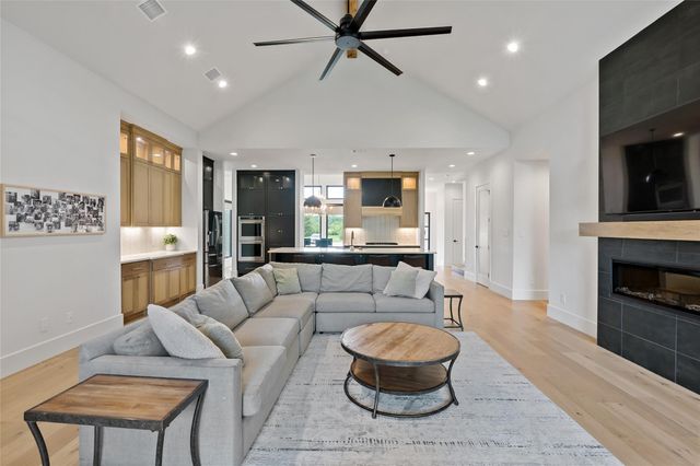 2209 Joe Will Drive, College Station, TX 77845