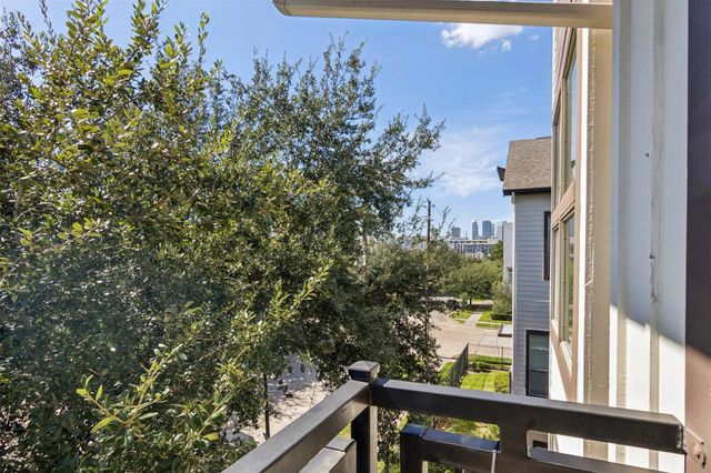 2811 Clay Street, Houston, TX 77003