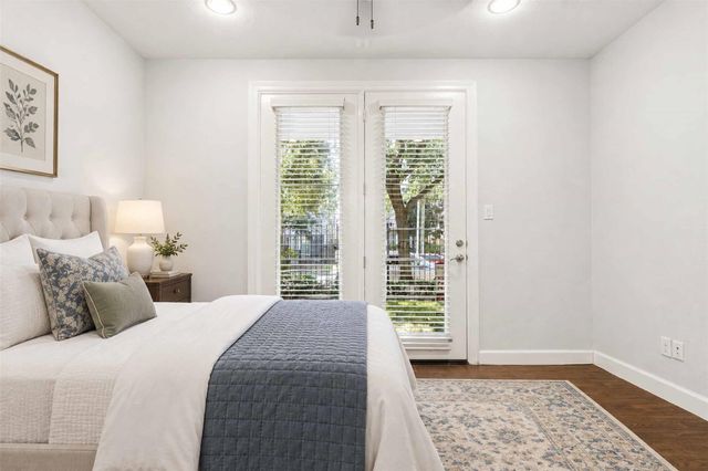 2811 Clay Street, Houston, TX 77003