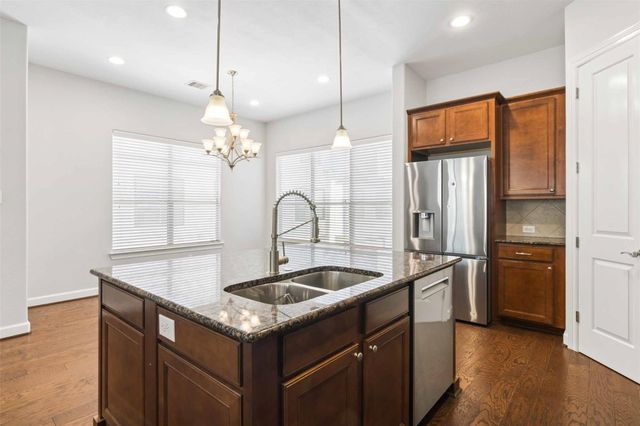 2811 Clay Street, Houston, TX 77003