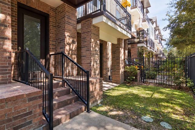2811 Clay Street, Houston, TX 77003