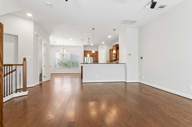 2811 Clay Street, Houston, TX 77003