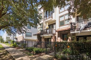 2811 Clay Street, Houston, TX 77003