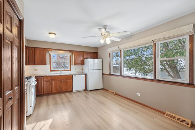 10506 S Michael Drive, Palos Hills, IL 60465