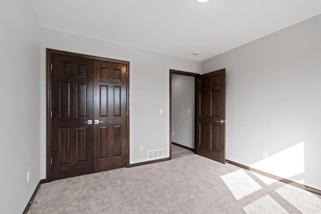 2652 LAWRENCE LANE, Neenah, WI 54956