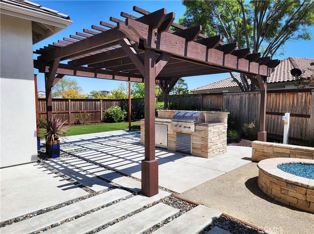 2339 Clubhouse Drive, Paso Robles, CA 93446