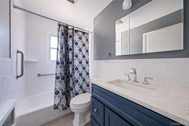 59 Maybrook Road, North Babylon, NY 11703