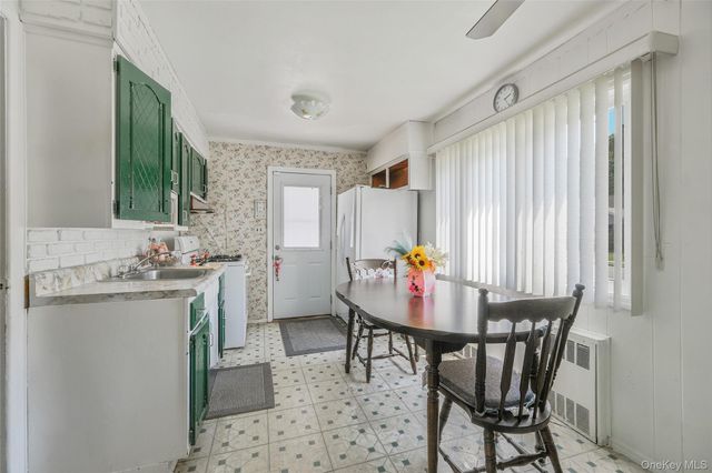 59 Maybrook Road, North Babylon, NY 11703