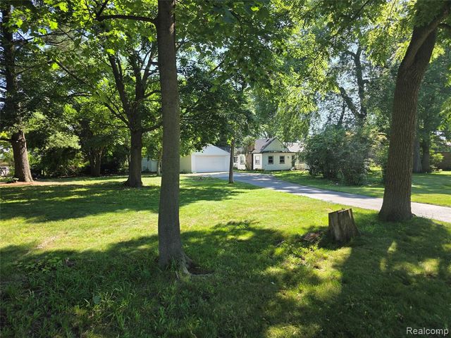 32251 Elmwood Street, Garden City, MI 48135