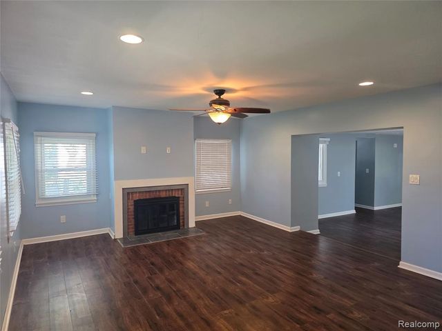 32251 Elmwood Street, Garden City, MI 48135