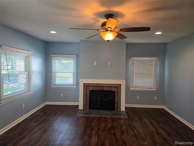 32251 Elmwood Street, Garden City, MI 48135