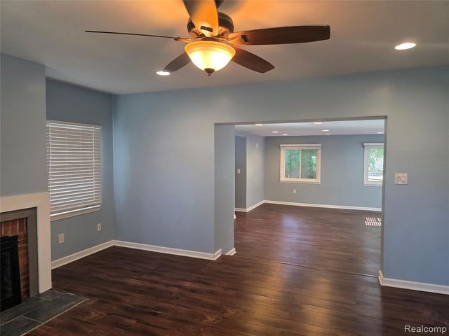 32251 Elmwood Street, Garden City, MI 48135