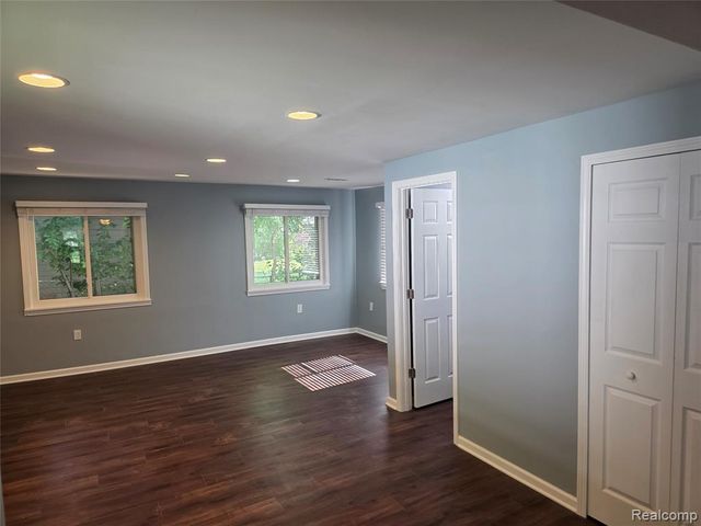 32251 Elmwood Street, Garden City, MI 48135