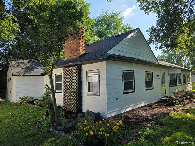 32251 Elmwood Street, Garden City, MI 48135