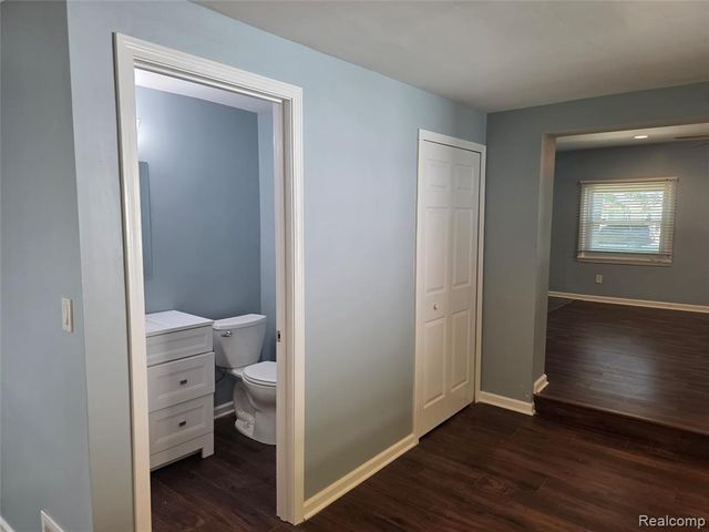 32251 Elmwood Street, Garden City, MI 48135