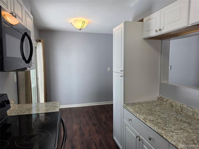 32251 Elmwood Street, Garden City, MI 48135