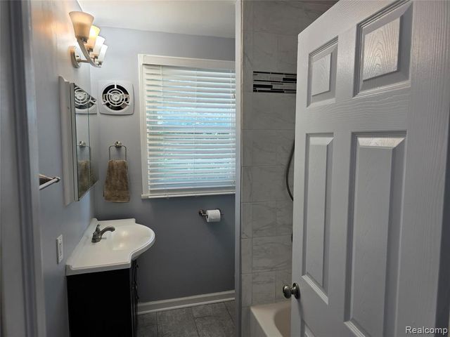 32251 Elmwood Street, Garden City, MI 48135